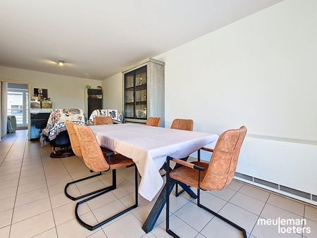 Lichtrijk appartement met terras en parking - Photo 4