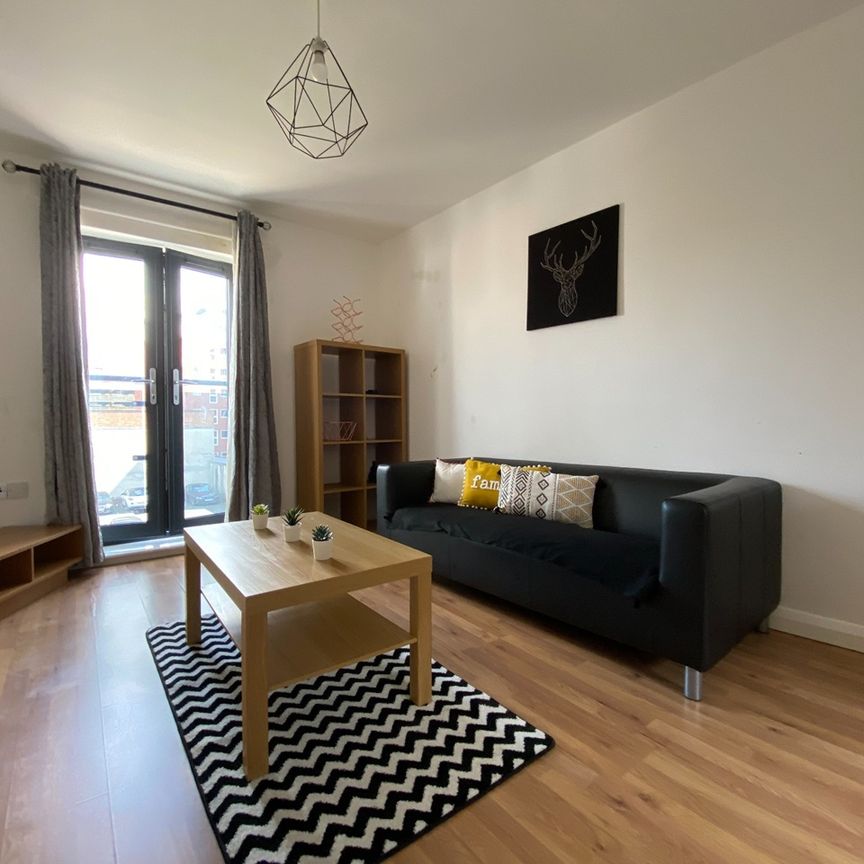 1 Bed Flat, City Centre One Bedroom Penthouse, LE1 - Photo 1