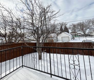 Renovated 3 Bedroom, 2.5 Bath Townhome With Finished Basement. - Photo 3