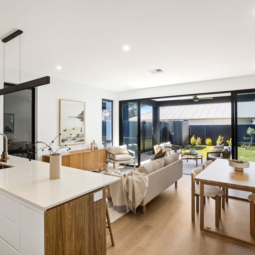 Brand New Stunning Terrace - Photo 1