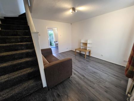 2 bedroom terraced house to rent - Photo 2