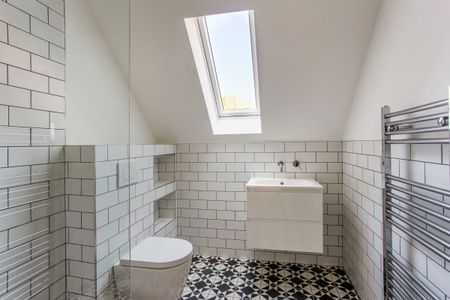 2 bedroom penthouse to rent - Photo 4