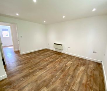 2 bed Flat for rent - Photo 4