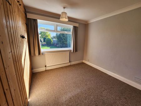 3 bedroom bungalow to rent - Photo 3