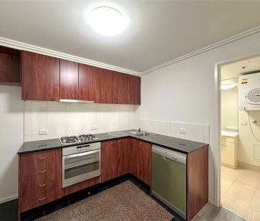 BRAND NEW FLOORBOARDS & FRESHLY PAINTED! - Photo 2