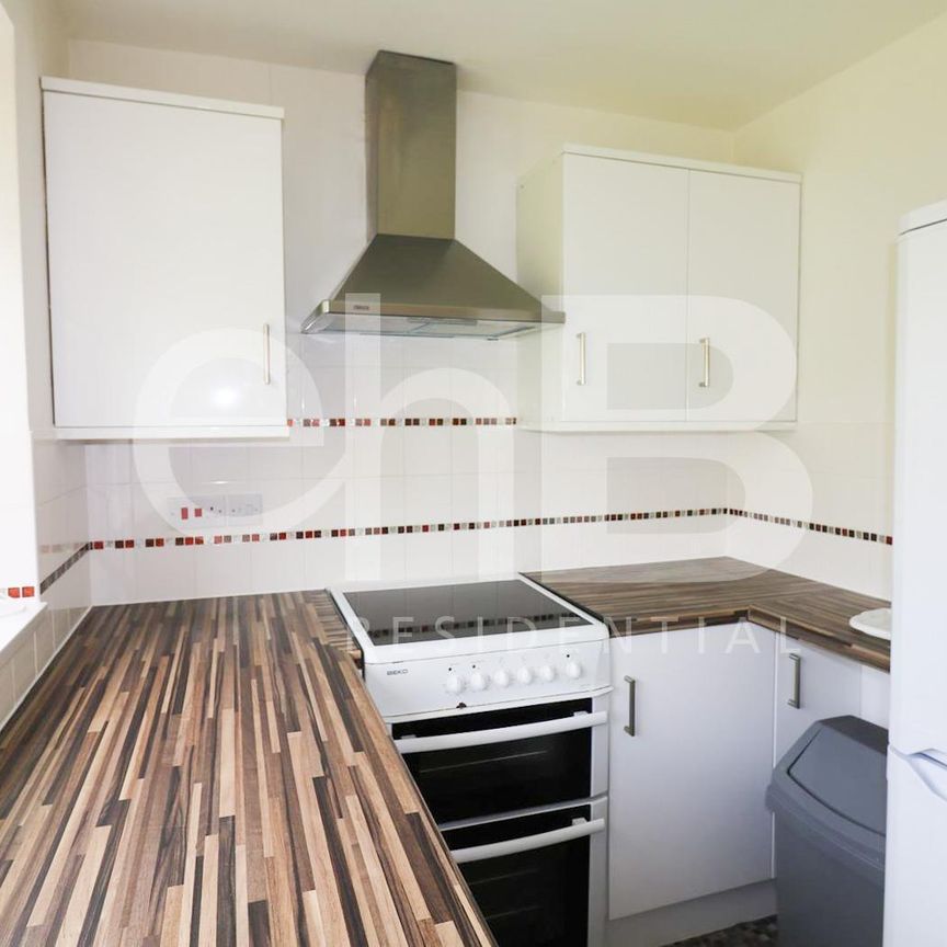 St John Court , Coten End, Warwick - Photo 1