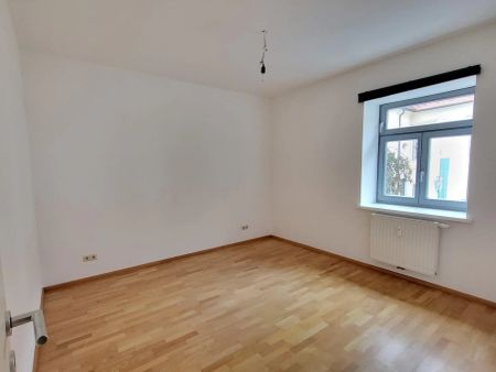 große 2-Zimmer-Wohnung mit 70m² - Balkon - inkl. Autoabstellplatz - Foto 2