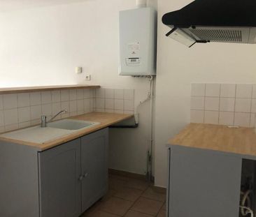 Location Appartement 3 pièces 63m² ST MAXIMIN LA STE BAUME 83470 - Photo 2