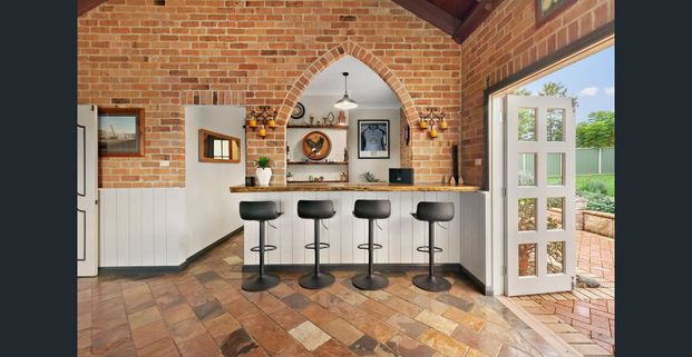 Cathedral Ceilings to Billiard Room / Spacious Living - Photo 1