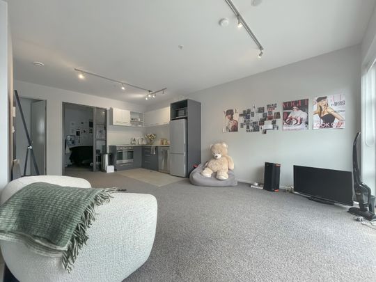 Welcome to apartment 305 in Detroit Apartments. - Photo 1
