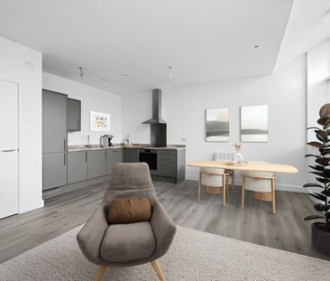 Peterborough - Photo 2