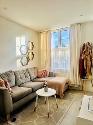 2 Bed End Terrace, Derinton Road, SW17 - Photo 1