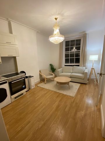 1 Bed Flat, Second Floor, W2 - Photo 2