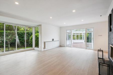 6 bedroom detached house to rent - Photo 4