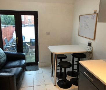 Room in a Shared House, Kensington Road, CV5 - Photo 3