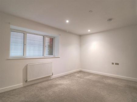 2 BED Apartment To rent - Photo 4