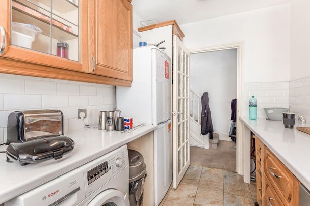 Thornton Avenue - Photo 1