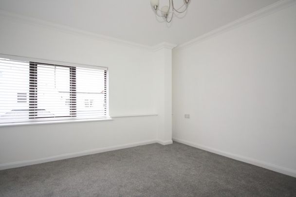 Walton Road, Woking - Photo 1