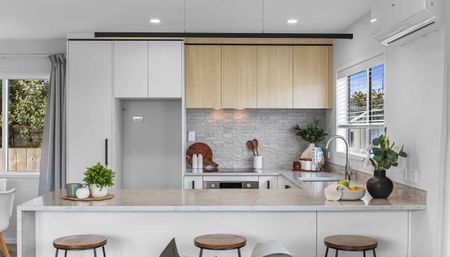 Modern, fresh and renovated - Photo 5