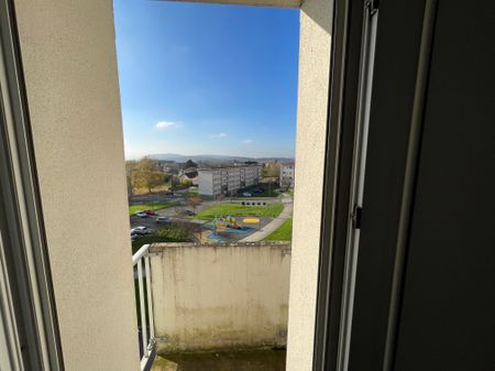 Location - Appartement T4 - 72 m² - Montbéliard - Photo 4