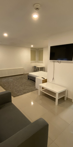 Flat 87, Samara Plaza, LS2 9DU, Leeds - Photo 4