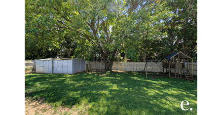 Family home with media room! - Photo 4