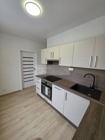 Pronájem bytu 2+1 51 m2 - Fotografie 2