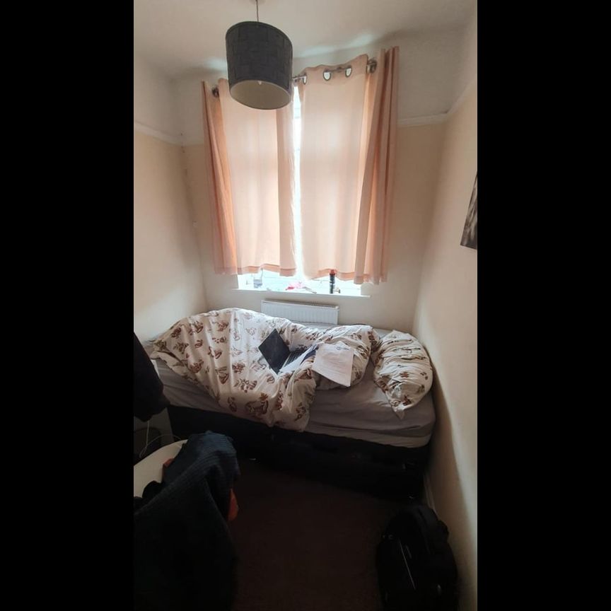 Room in a Shared House, Mackie Road, BS34 - Photo 1