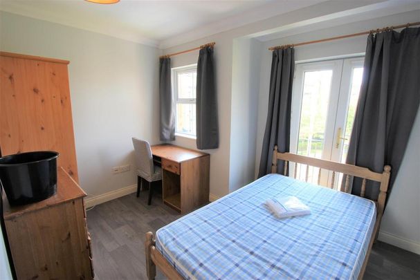 3 bedroom flat to rent - Photo 1