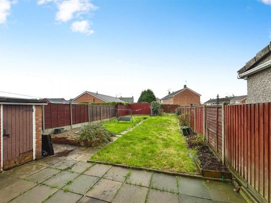 Humphrey Davy Road, Bedworth - Photo 1