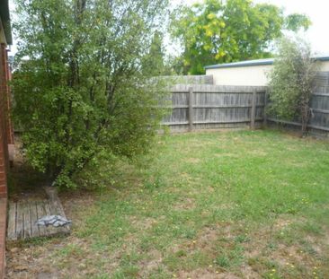 11 Dunmore Court, Cranbourne VIC - Photo 2