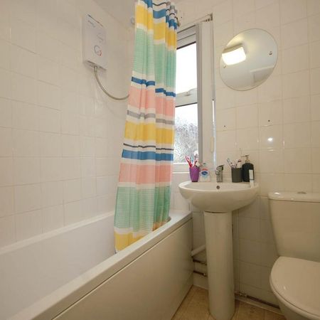 3 bedroom house share to rent - Photo 4