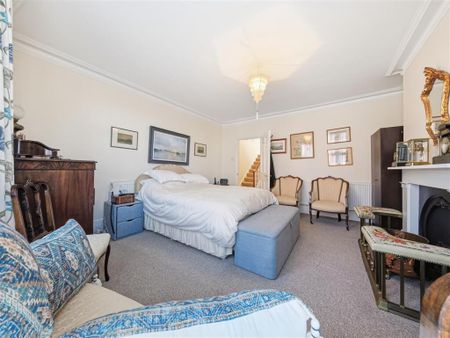 4 bedroom maisonette to rent - Photo 5