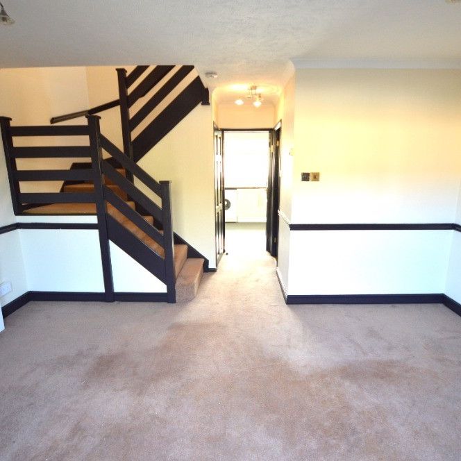 Knights Manor Way, kent, London - Photo 1
