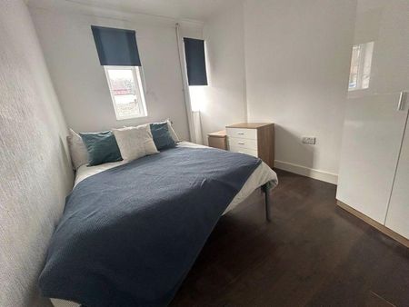 1 bedroom in a house share to rent - Photo 4