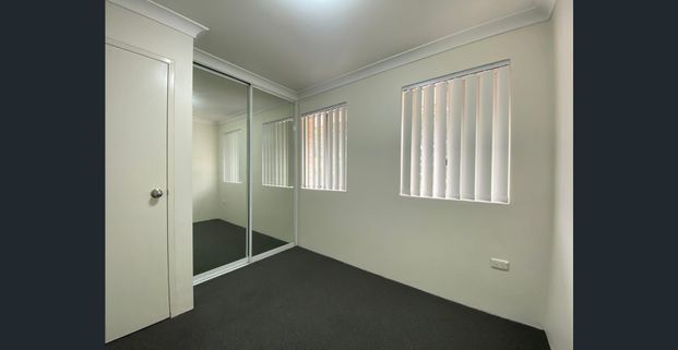 LIGHT-FILLED FAMILY HOME! - Photo 1