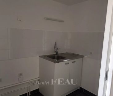 Location studio, Paris 16ème (75016), 1 pièce, 31.8 m², ref 84621204 - Photo 3