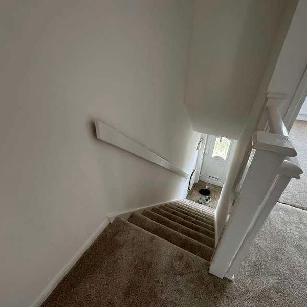 Charlecote Walk, Nuneaton, CV11 - Photo 1