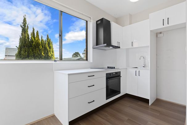 One bedroom in ideal location - Photo 1