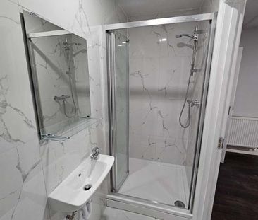 Blythswood Road Ilford, IG3 - Photo 5