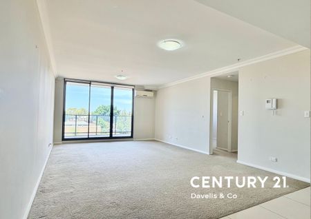 Convenient & Modern One Bedroom Apartment - Photo 2