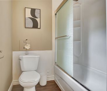 For Lease - 211 Dolph Street, Cambridge, Ontario - Photo 2