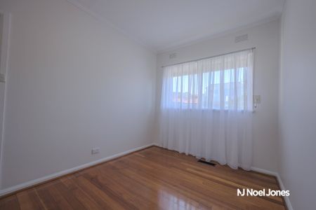 5 York Street, BULLEEN - Photo 5