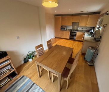 4 bedroom detached house to rent - Photo 1