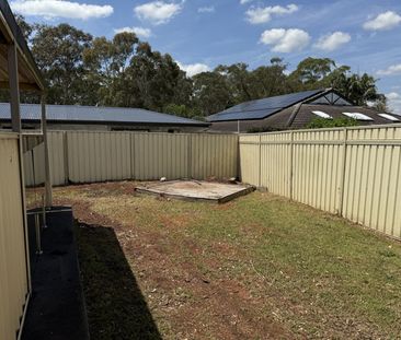 FAMILY HOME IN THE HAERT OF MACQUARIE FIELDS !! - Photo 5