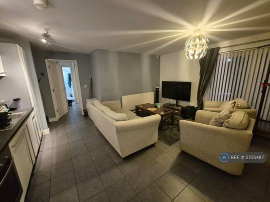 2 bedroom flat to rent - Photo 1