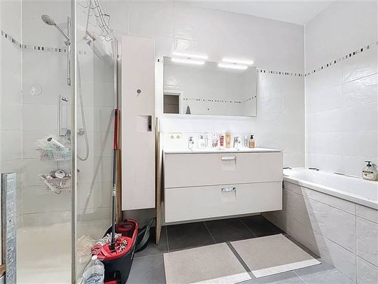 Appartement te huur - Photo 1