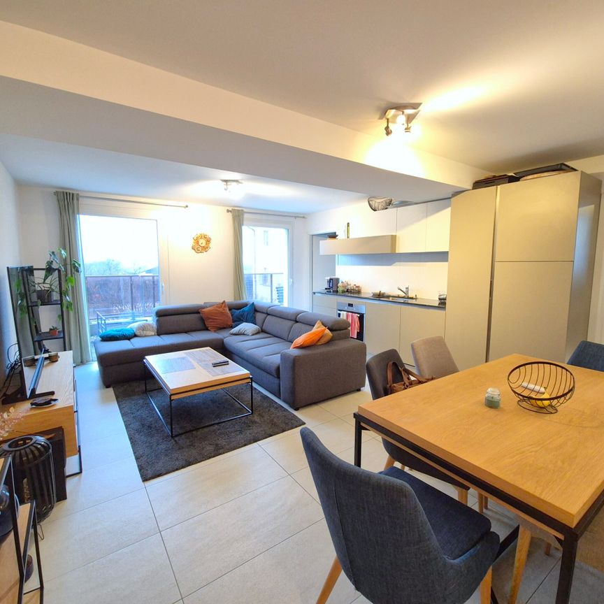 Bel appartement de 3 pièces avec grande terrasse et vue sur le lac et les Alpes - Photo 1