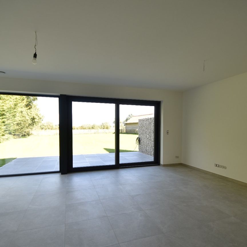 Ruime nieuwbouwwoning te huur in Sint-Pauwels - Photo 1