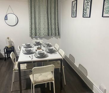 Room in a Shared House, Chester Road, M32 - Photo 2